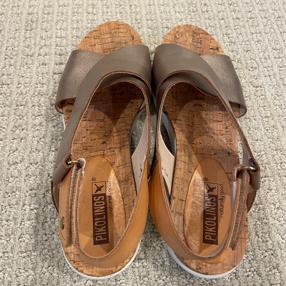 Pikolinos Mykonos Criss Cross Leather Slingback Sandals with Velcro closure. - Picture 2 of 9